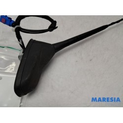 Peugeot - 208 - Antenna