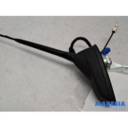 Peugeot - 208 - Antenna