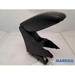Peugeot - 208 - Armrest