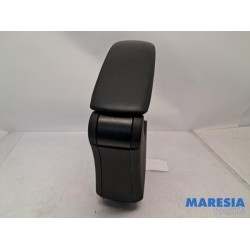 Peugeot - 208 - Armrest