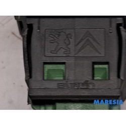 Peugeot - 208 - Central locking switch