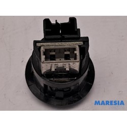 Peugeot - 208 - AUX / USB connection