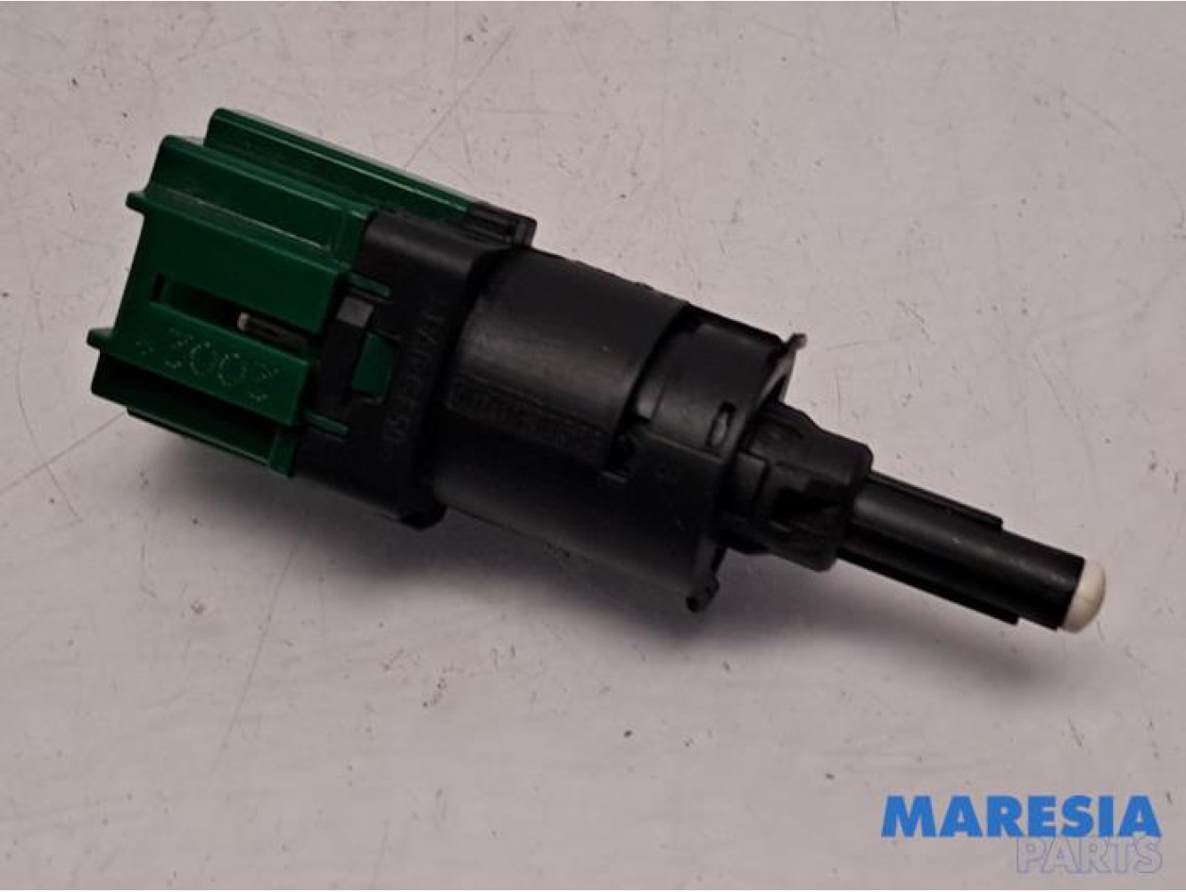 Peugeot - 208 - Brake light switch