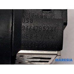 Peugeot - 208 - AUX / USB connection