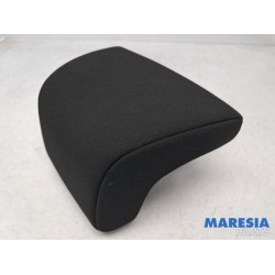 Peugeot - 208 - Headrest