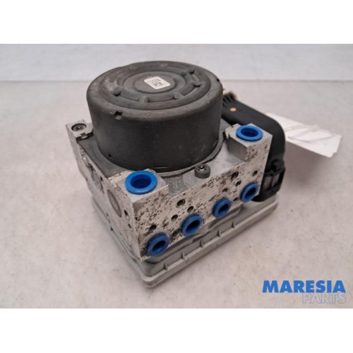 Peugeot - 208 - ABS pump