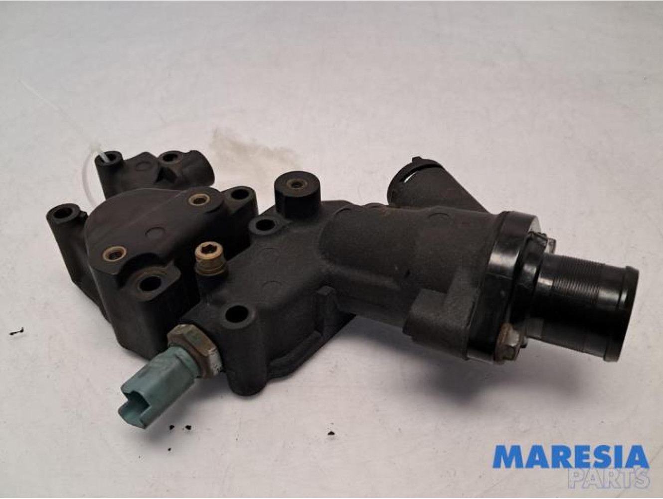 Peugeot - 206 - Thermostat housing