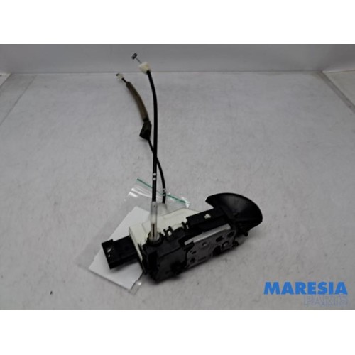 Peugeot - 3008 - Door lock mechanism 4-door, front left