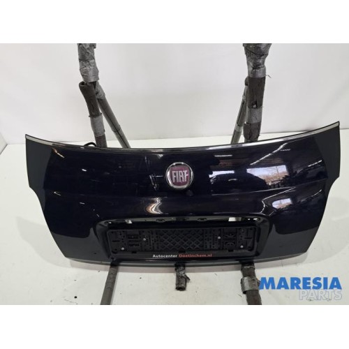 Fiat - 500 - Tailgate