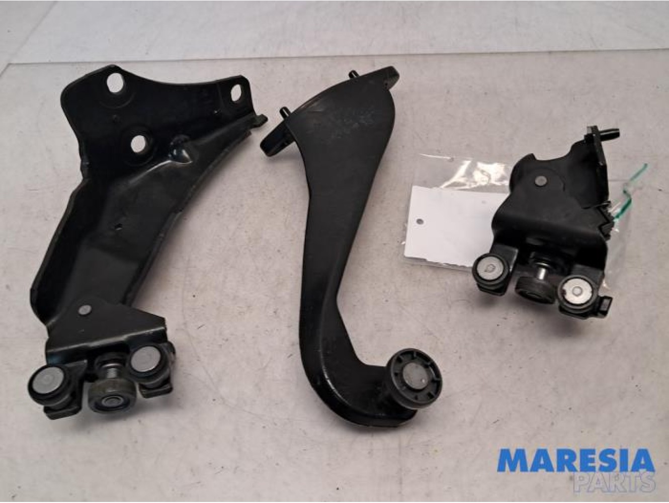 Peugeot - Partner - Sliding door roller, right