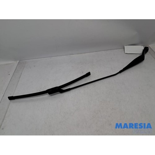 Peugeot - 308 - Front wiper arm