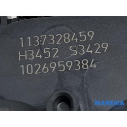 Peugeot - 3008 - Front wiper motor