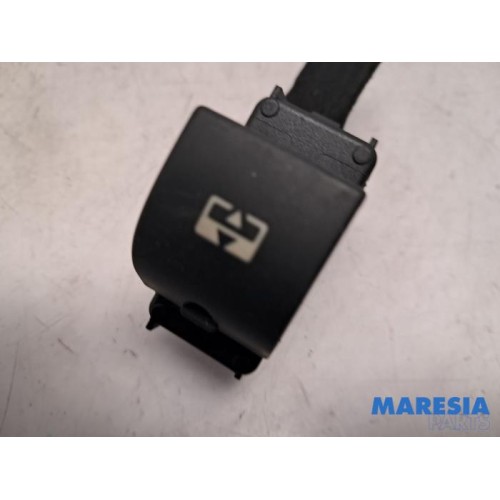 Peugeot - 3008 - Sunroof switch