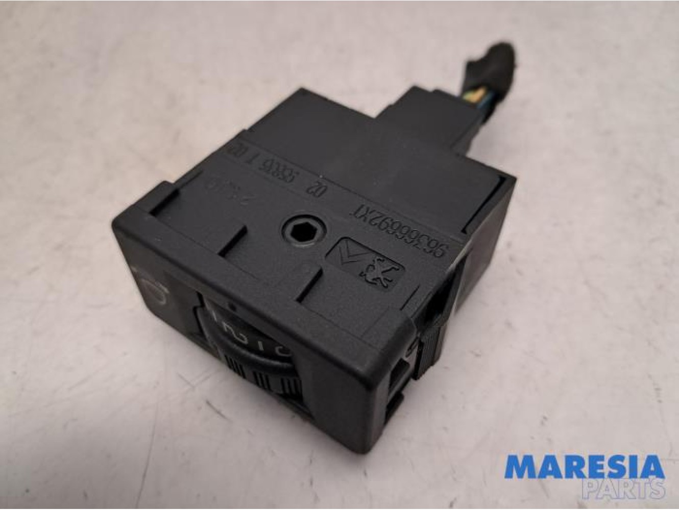 Peugeot - 3008 - AIH headlight switch