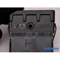 Peugeot - 3008 - AIH headlight switch