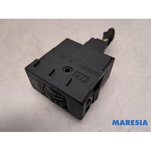 Peugeot - 3008 - AIH headlight switch