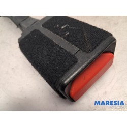 Peugeot - 308 - Insertion ceinture de sécurité avant gauche