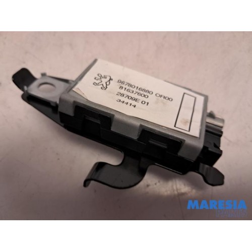 Peugeot - 308 - Antenna Amplifier