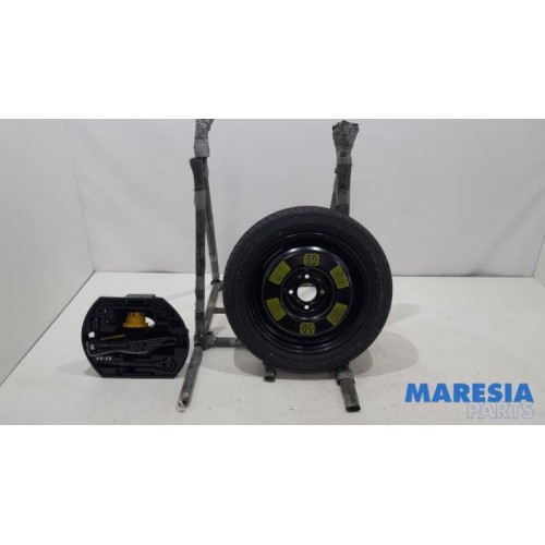 Citroen - C3 - Krikset + reservewiel