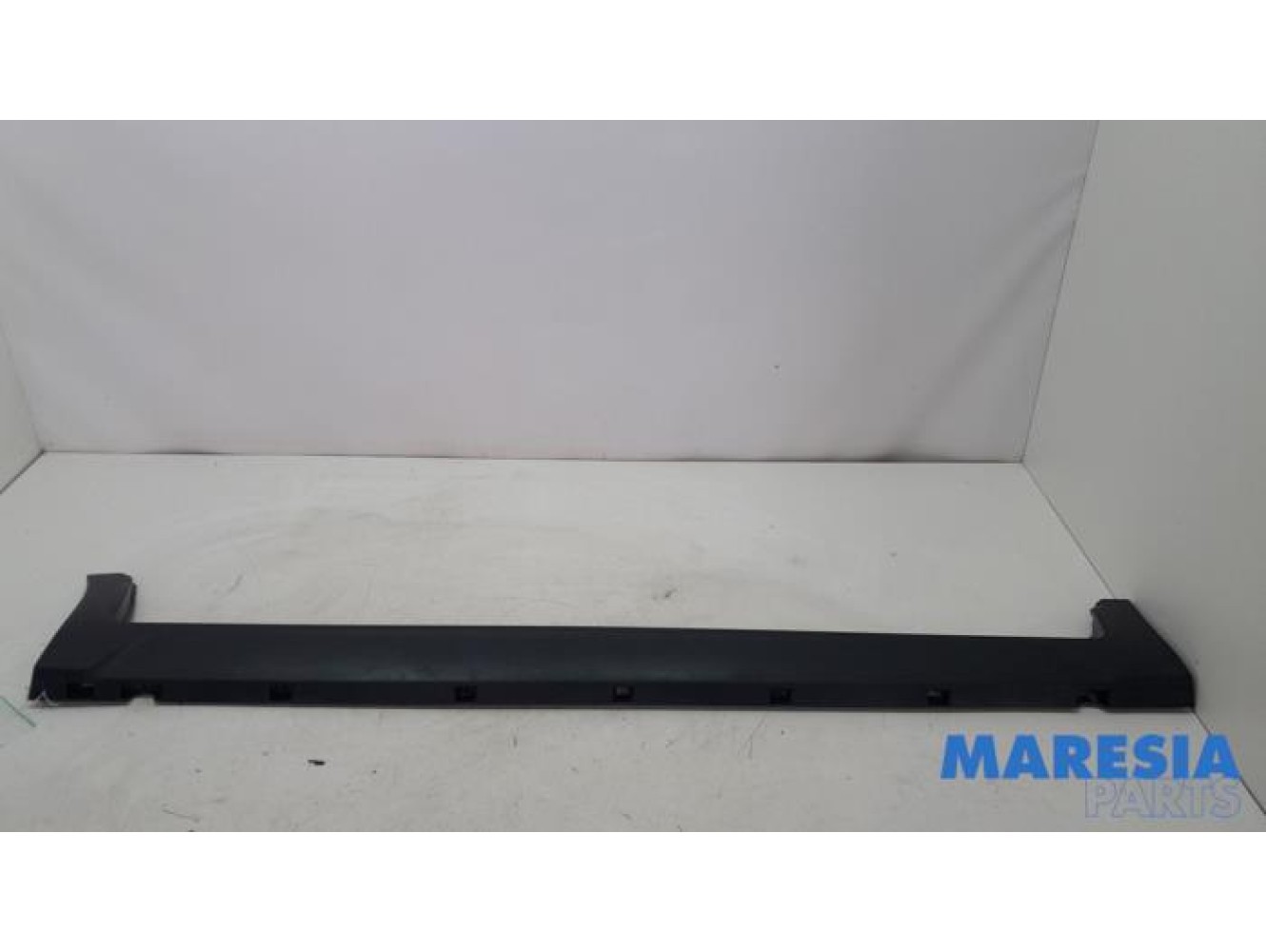 Opel - Crossland X - Marche-pied (list de couverture) droite