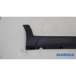 Opel - Crossland X - Marche-pied (list de couverture) droite