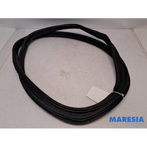 Peugeot - Partner - Sliding door seal, right