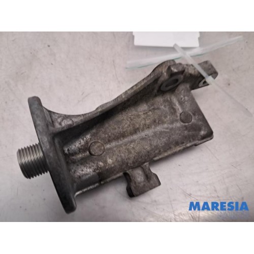 Peugeot - 107 - Oil filter holder