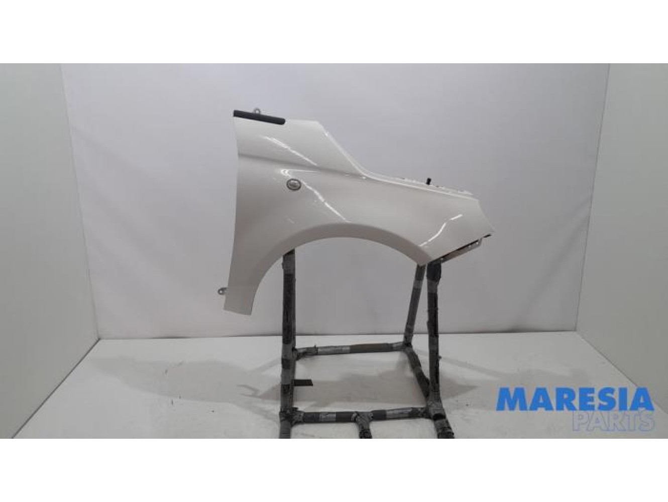 Fiat - 500 - Front wing, right