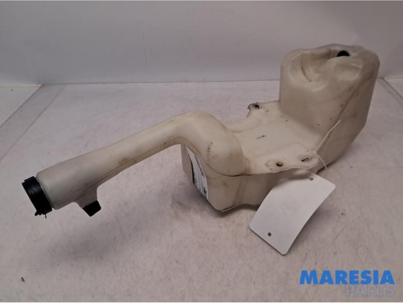 Fiat - 500 - Front windscreen washer reservoir
