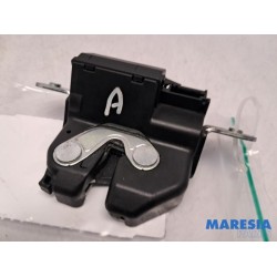 Fiat - 500 - Tailgate lock mechanism