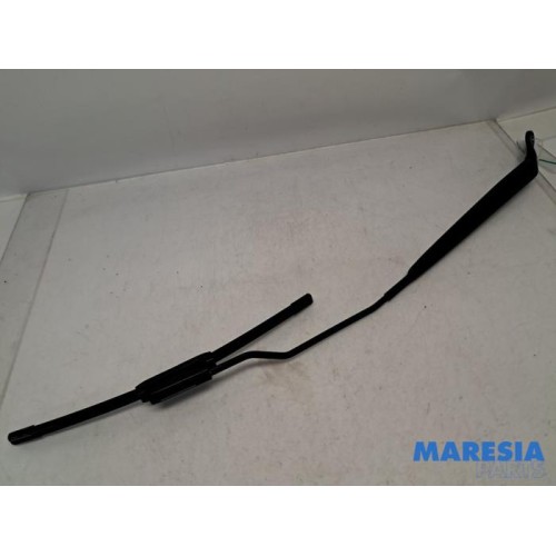 Citroen - C3 - Front wiper arm
