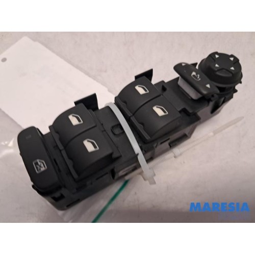 Citroen - C3 - Multi-functional window switch