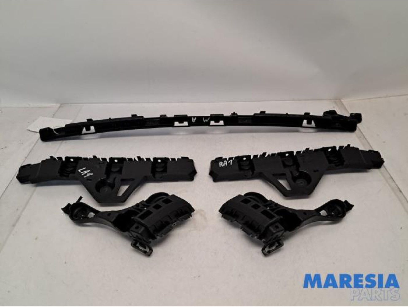 Opel - Crossland X - Rear bumper bracket central