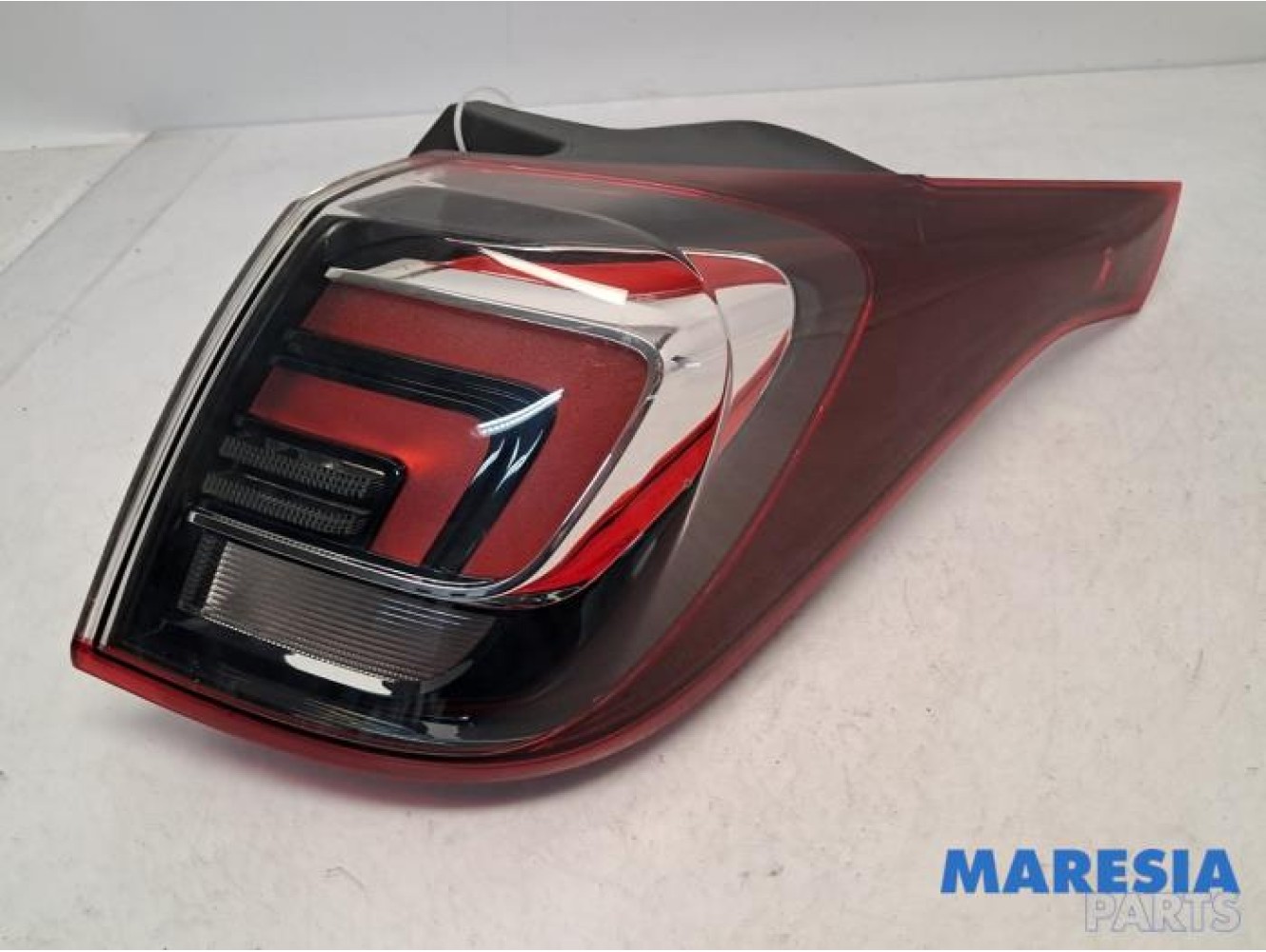 Opel - Crossland X - Taillight, right