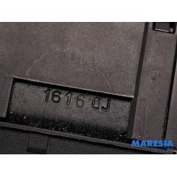 Peugeot - 308 - Tailgate lock mechanism