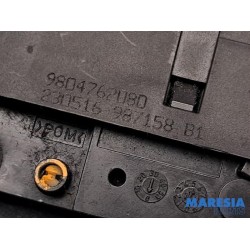 Peugeot - 308 - Tailgate lock mechanism