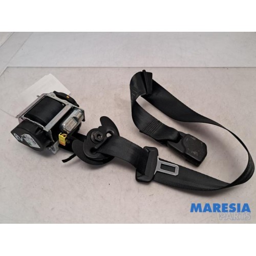 Opel - Crossland X - Front seatbelt, right
