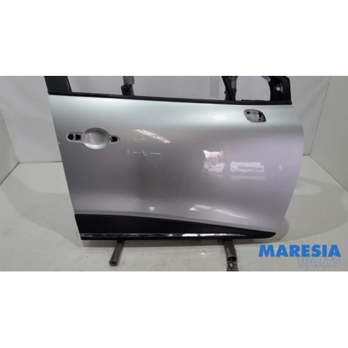 Renault - Clio - Front door 4-door, right