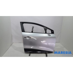 Renault - Clio - Front door 4-door, right