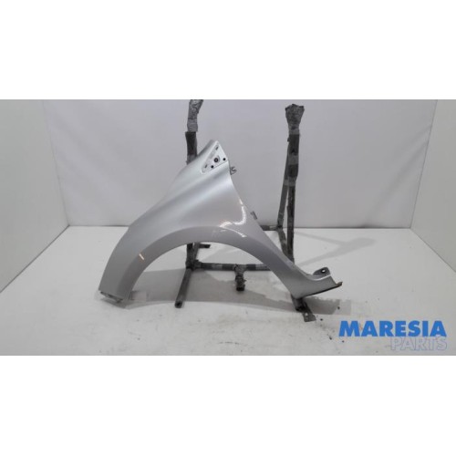 Renault - Clio - Front wing, left