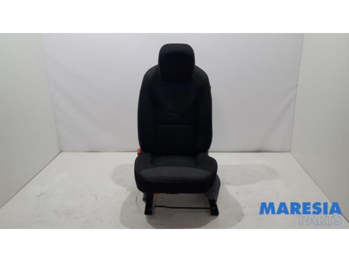 Renault - Clio - Seat, left
