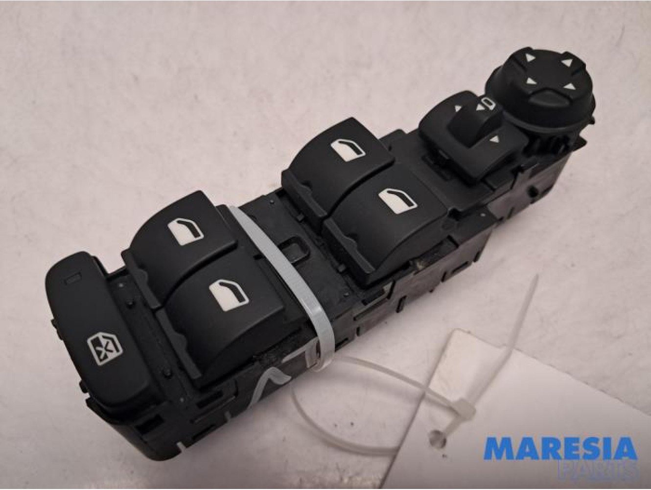Opel - Crossland X - Multi-functional window switch