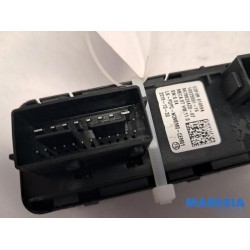 Opel - Crossland X - Multi-functional window switch