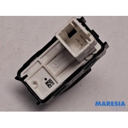 Opel - Crossland X - Electric window switch