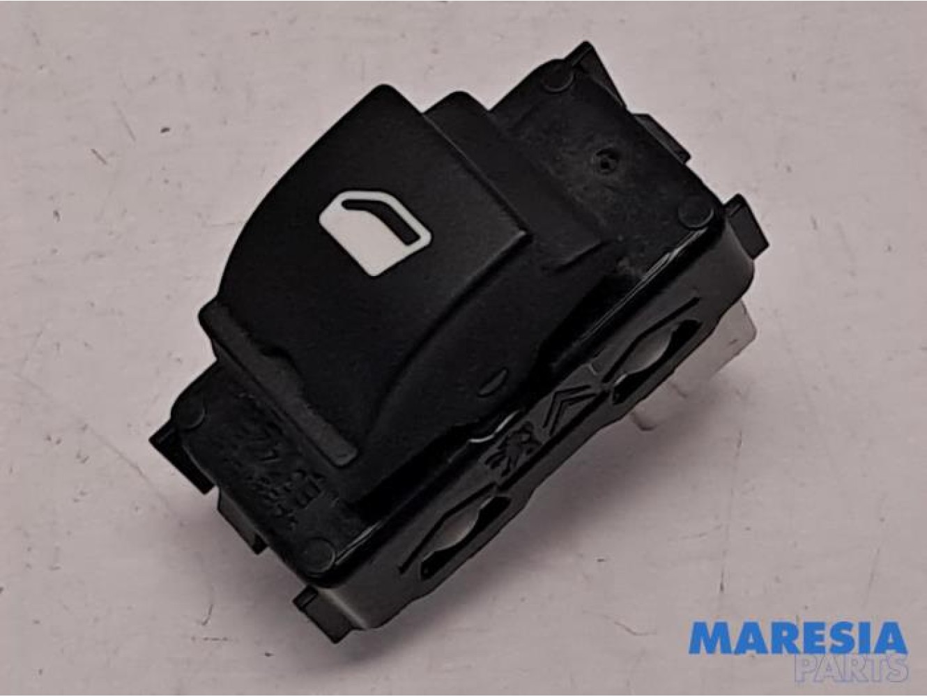 Opel - Crossland X - Electric window switch