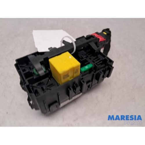 Opel - Crossland X - Fuse box