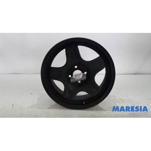 Renault - Clio - Wheel