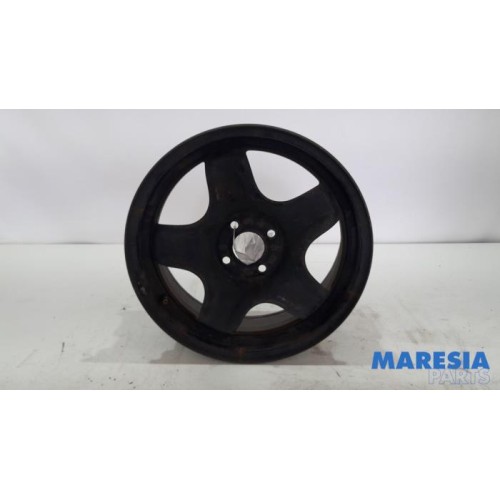 Renault - Clio - Wheel