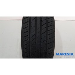 Renault - Clio - Tyre