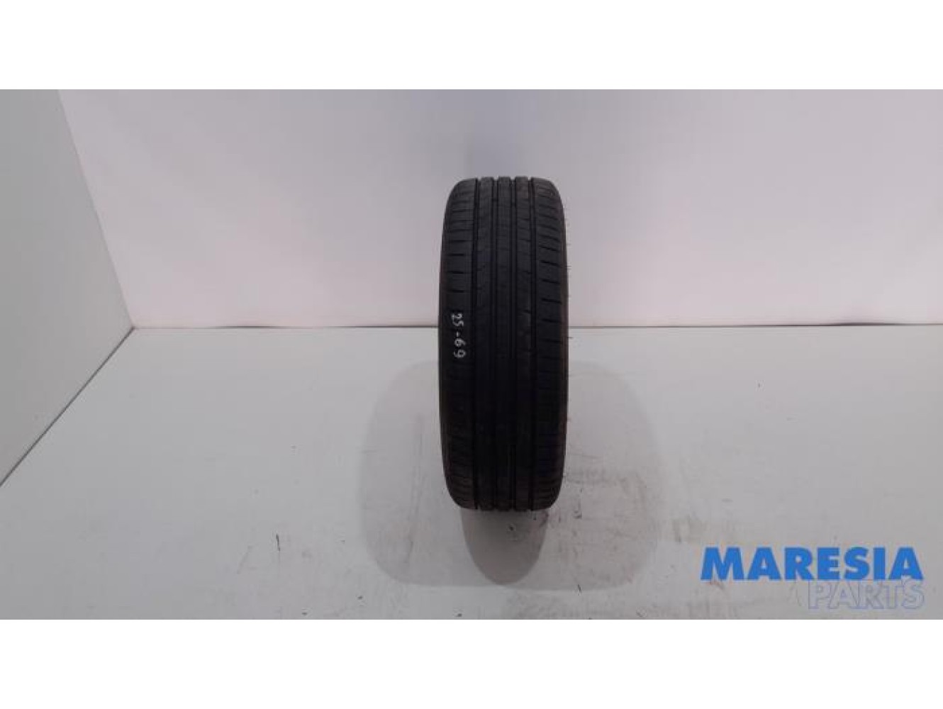 Renault - Clio - Tyre